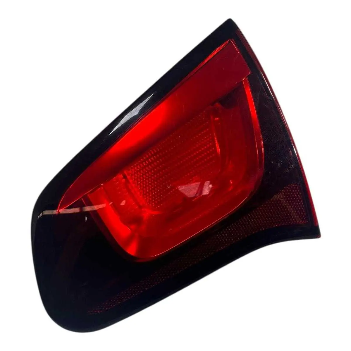 Lanterna TRASEIRA PORTA MALA LADO DIREITO CITROEN C3 9685225480