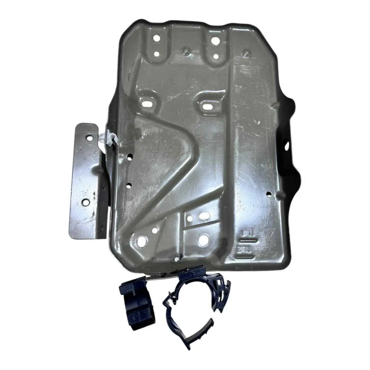 SUPORTE INFERIOR DE BATERIA NISSAN KICKS 2012 2020
