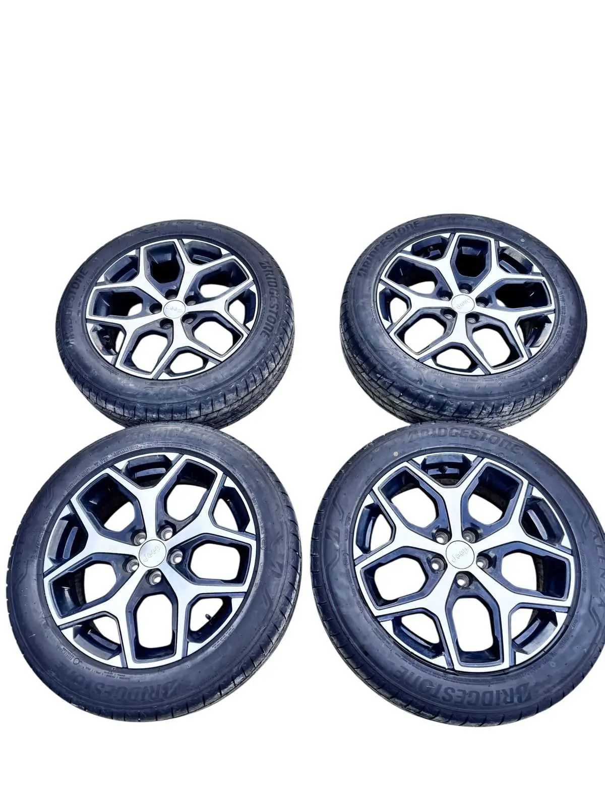JOGO DE RODA C/PNEU JEEP COMPASS 2021 225/55R18 ORIGINAL