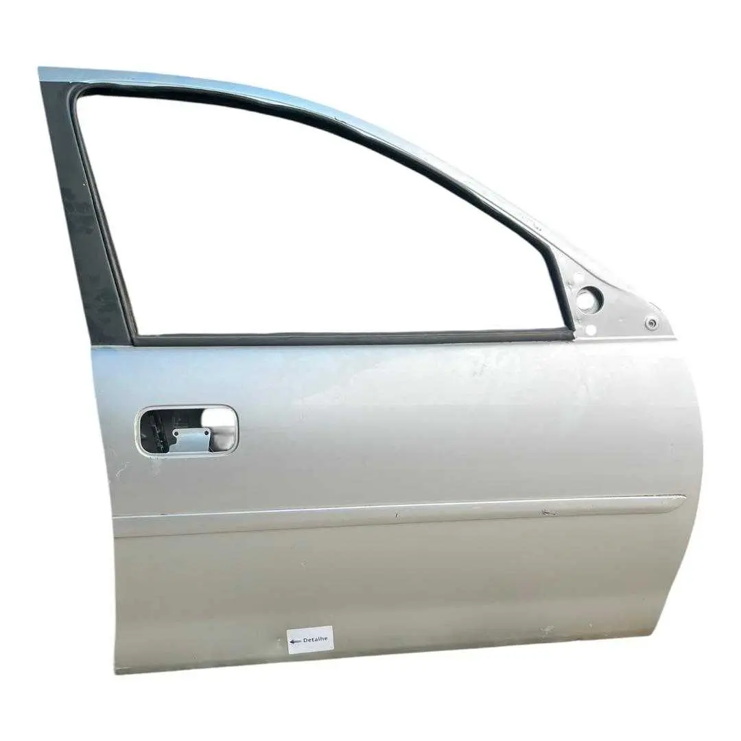 PORTA DIANTEIRA DIREITA CORSA 2009/2016 PRATA COM UM AMASSADO