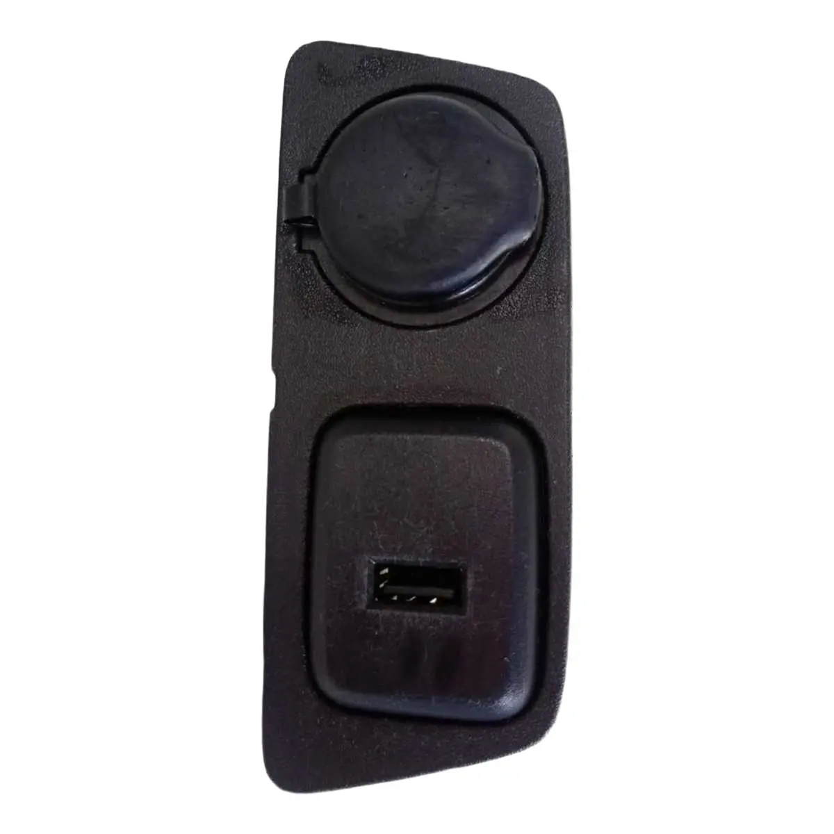 Moldura Acabamento Usb Chevrolet Onix 2020/25 13519246